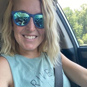 Meet your Posher, Devin